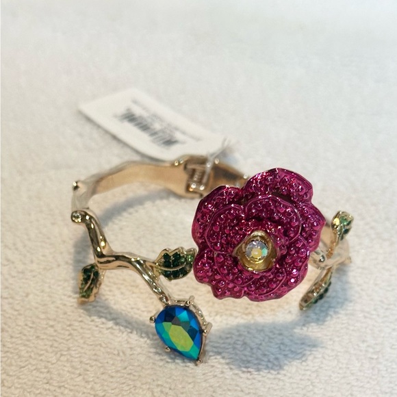 Betsey Johnson Jewelry - Betsey Johnson rose gold tone hinged bangle cuff bracelet nwt